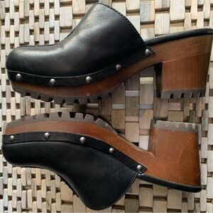 New! UGG Women’s Judi Black Leather Sherpa-Lined Heeled Clogs, Slip-On, Size 7